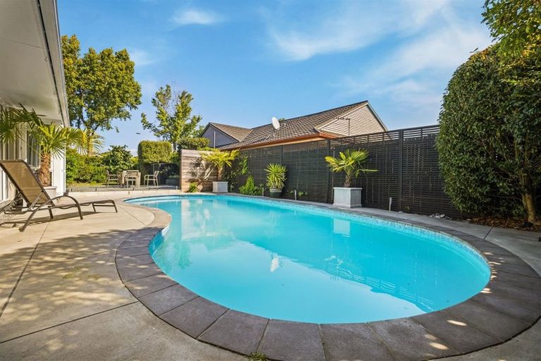 Photo of property in 9 Hanover Place, Ilam, Christchurch, 8041