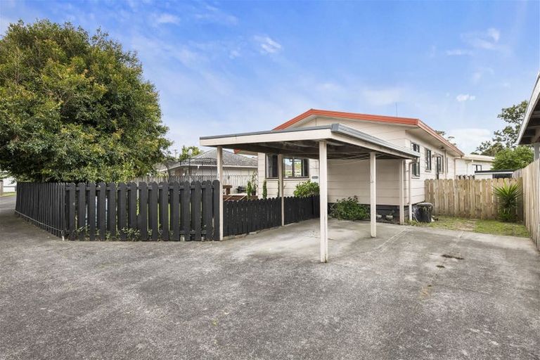 Photo of property in 1/12 Aurea Avenue, Pakuranga, Auckland, 2010