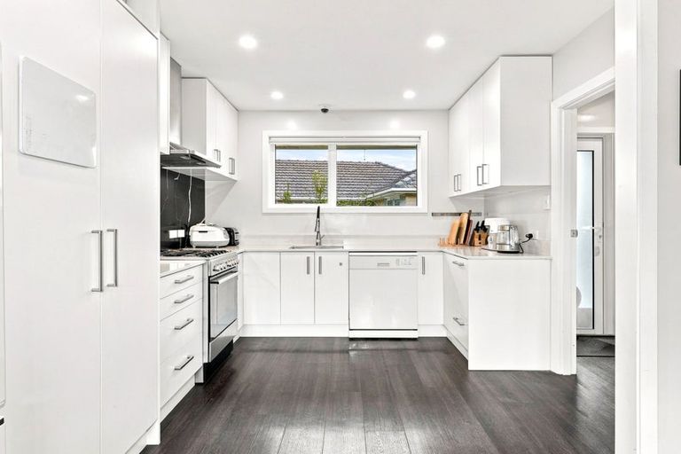 Photo of property in 68 Oakhampton Street, Hornby, Christchurch, 8042