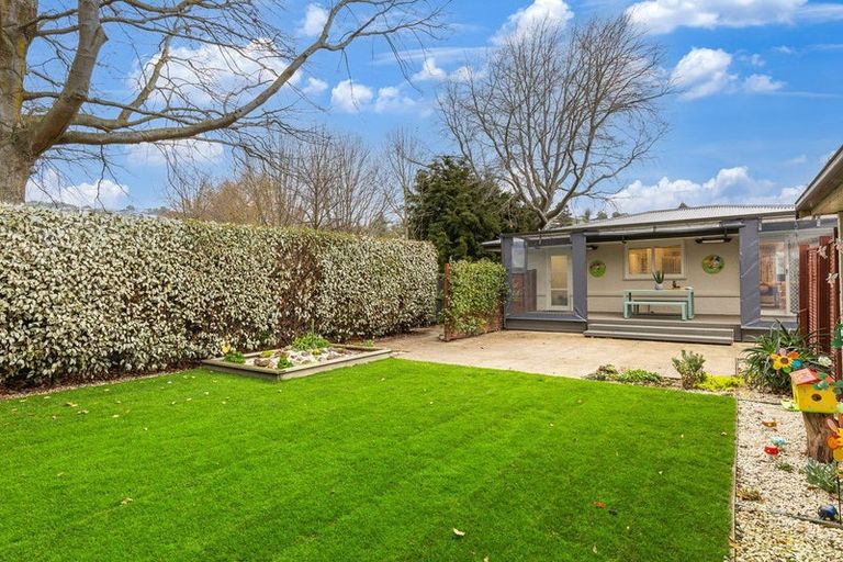 Photo of property in 12 Remuera Avenue, Cashmere, Christchurch, 8022