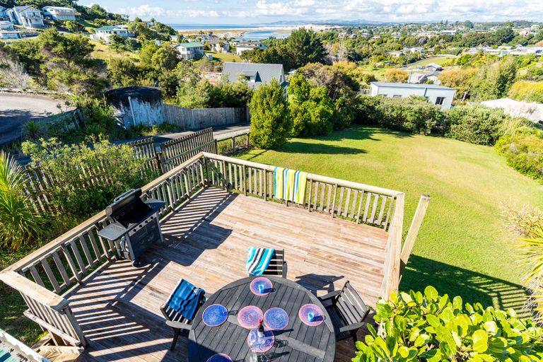 Photo of property in 52 Cullen Street, Mangawhai Heads, Mangawhai, 0505