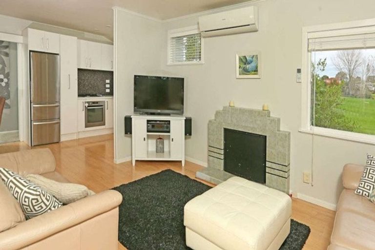 Photo of property in 42 Brains Road, Kelston, Auckland, 0602