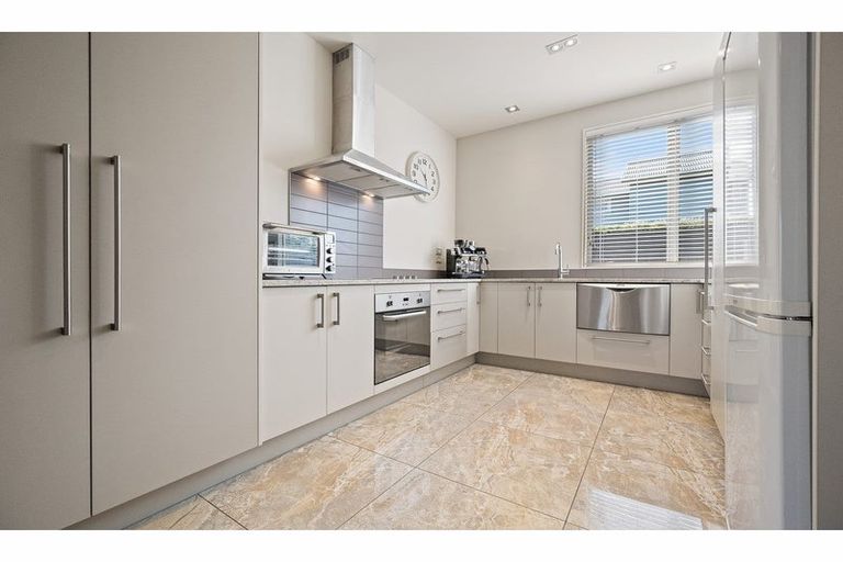 Photo of property in 2/10 Rata Street, Riccarton, Christchurch, 8041