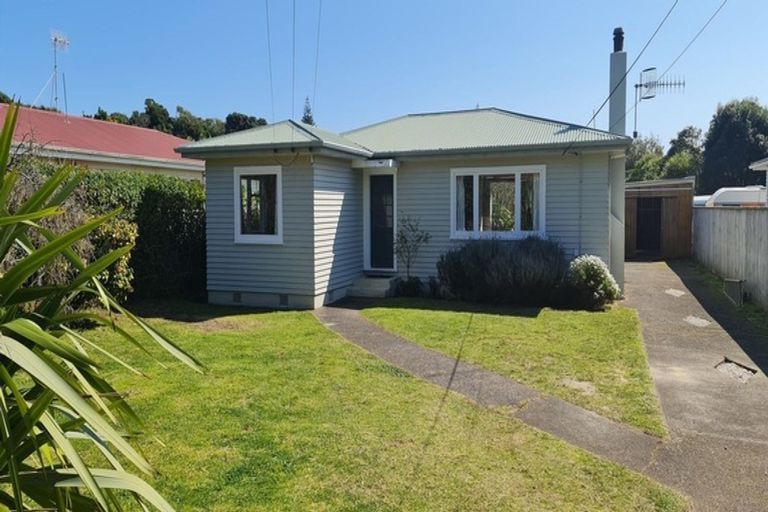 Photo of property in 121 Tilley Road, Paekakariki, 5034