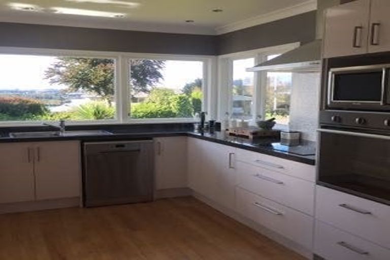 Photo of property in 18 Scenic Heights, Acacia Bay, Taupo, 3330