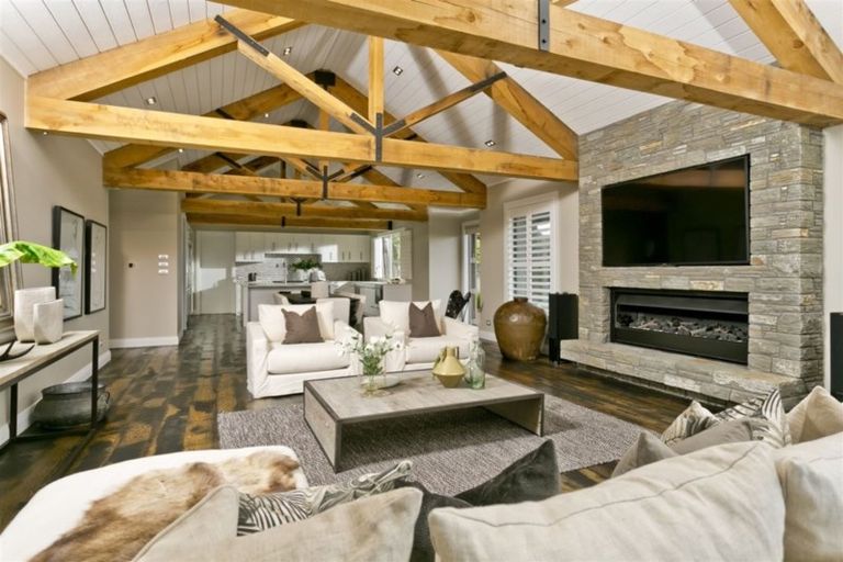 Photo of property in 55 Hartway Grove, Coatesville, 0792