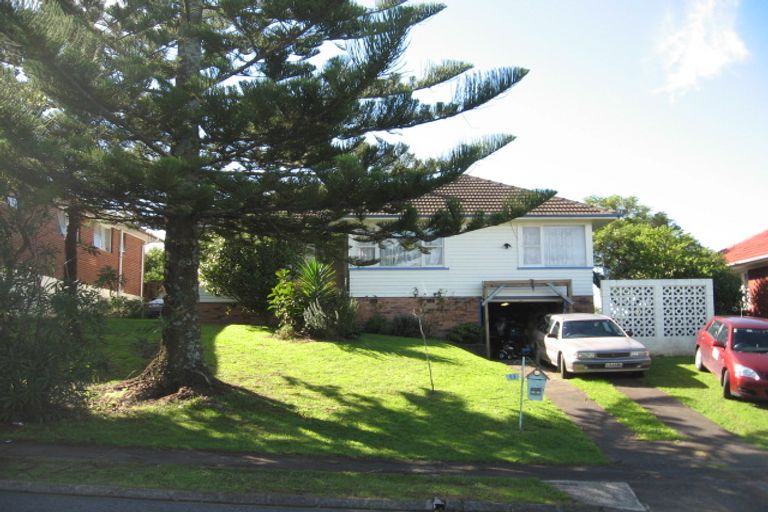 Photo of property in 53 La Trobe Street, Pakuranga Heights, Auckland, 2010