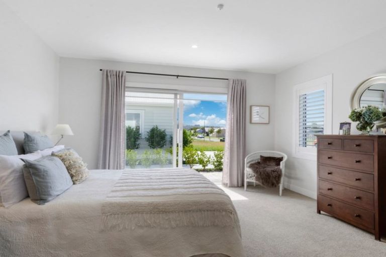 Photo of property in 14 Shearwater Lane, Point Wells, 0986