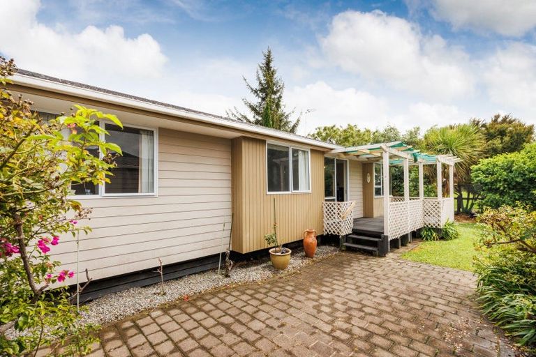 Photo of property in 24b Cargill Grove, Kelvin Grove, Palmerston North, 4414