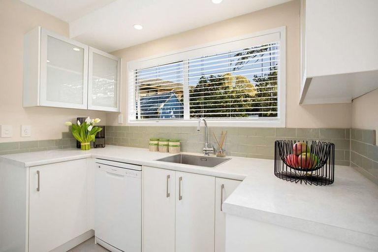 Photo of property in 1/13 Redwing Street, Browns Bay, Auckland, 0630