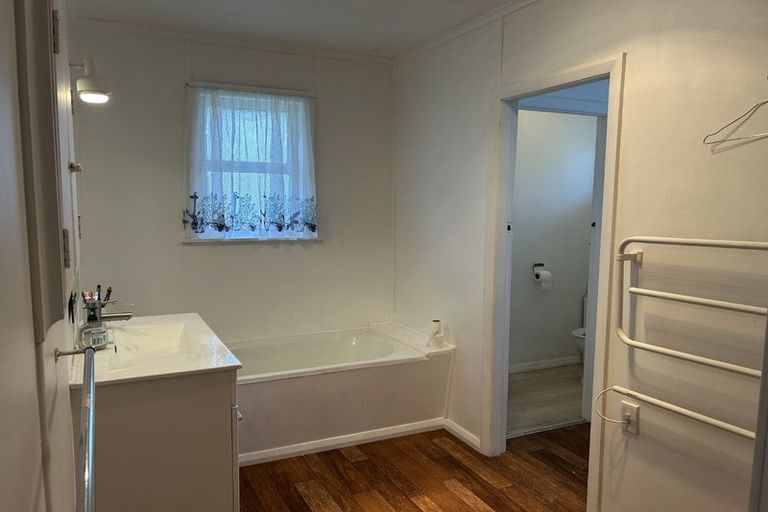 Photo of property in 12 Tiraumea Road, Pahiatua, 4910