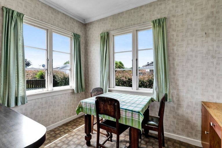 Photo of property in 7 Tarahua Road, Vogeltown, New Plymouth, 4310