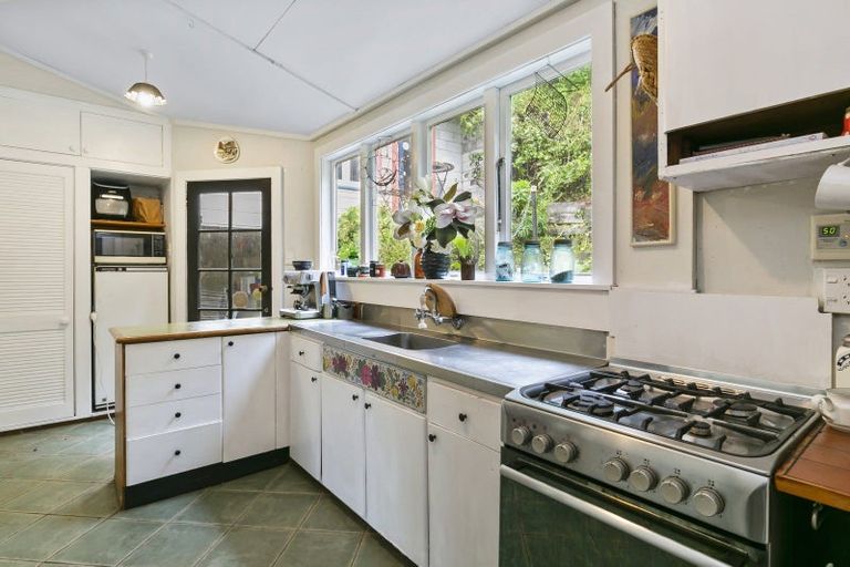 Photo of property in 104 Ohiro Road, Brooklyn, Wellington, 6021