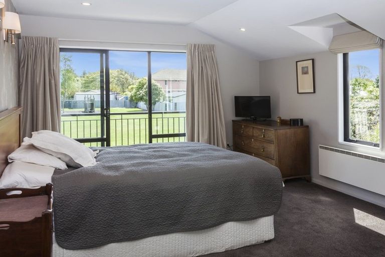 Photo of property in 42a Chateau Drive, Burnside, Christchurch, 8053