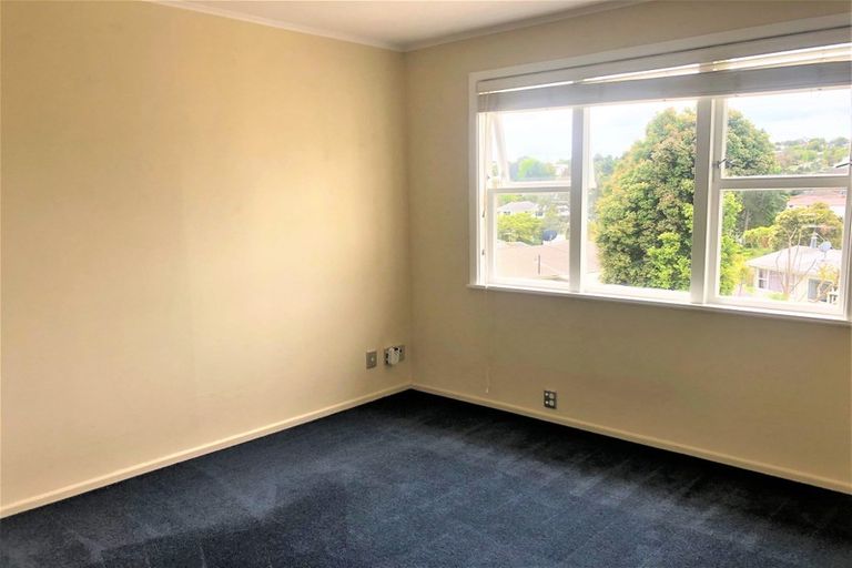 Photo of property in 11 Linwood Avenue, Forrest Hill, Auckland, 0620