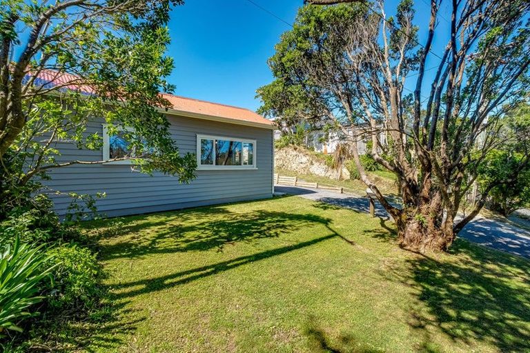 Photo of property in 33 Dominion Park Street, Johnsonville, Wellington, 6037