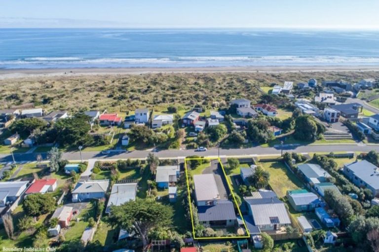 Photo of property in 20 Kent Avenue, Waitarere Beach, Levin, 5510