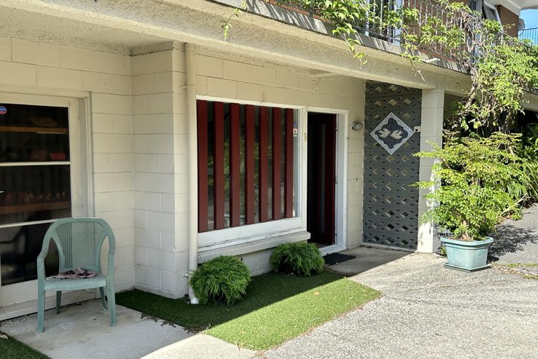 Photo of property in 16 Mccrystal Avenue, Bucklands Beach, Auckland, 2012