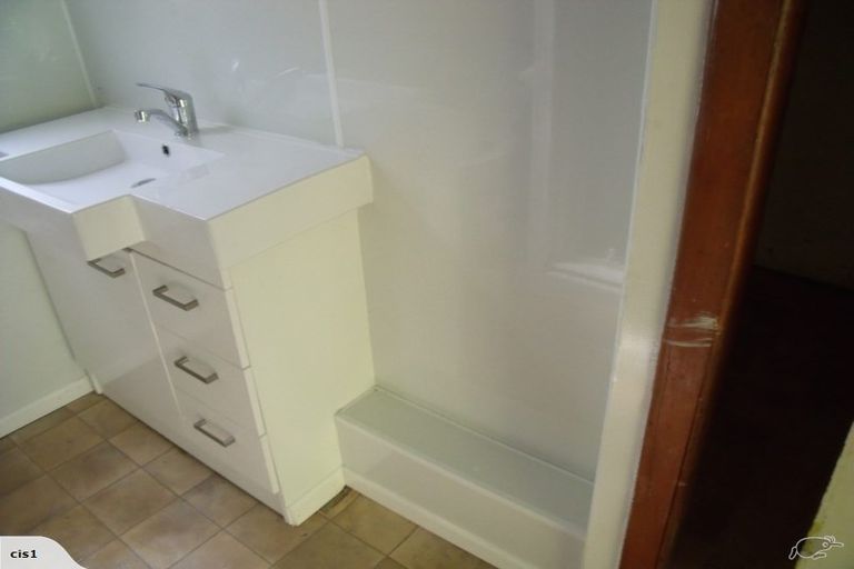 Photo of property in 1/25 Hillcrest Road, Papatoetoe, Auckland, 2025