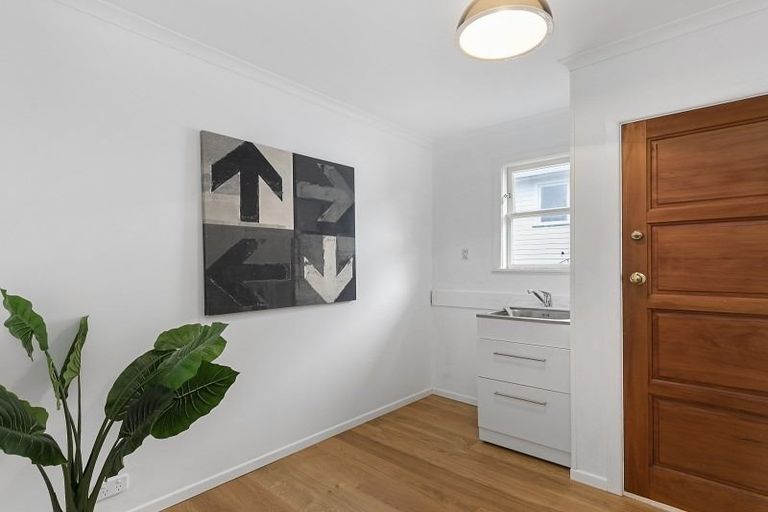 Photo of property in 54 Kandy Crescent, Ngaio, Wellington, 6035