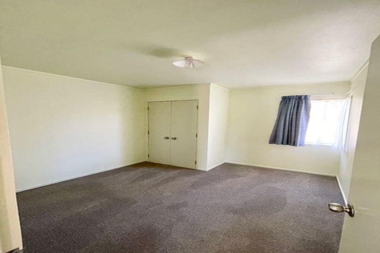 Photo of property in 1/12 Blueridge Close, Sunnyvale, Auckland, 0612