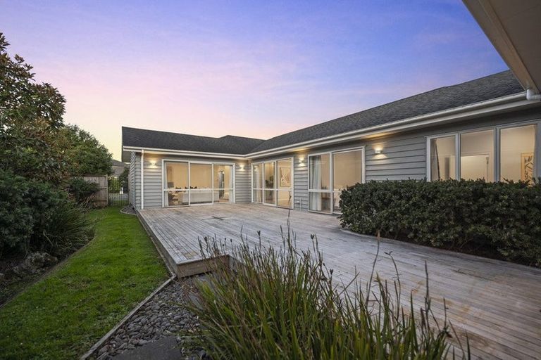 Photo of property in 97 Pohutukawa Parade, Riverhead, 0820
