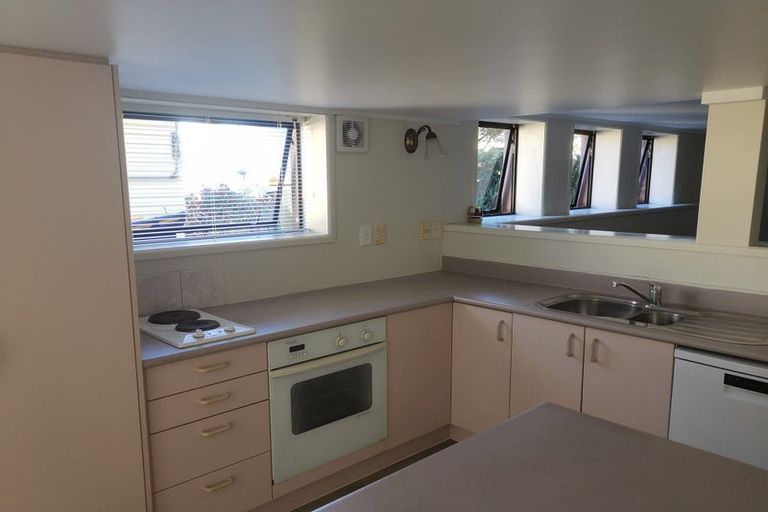 Photo of property in 17 Diana Drive, Glenfield, Auckland, 0627