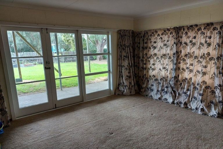 Photo of property in 65 Maunsell Road, Port Waikato, Tuakau, 2695