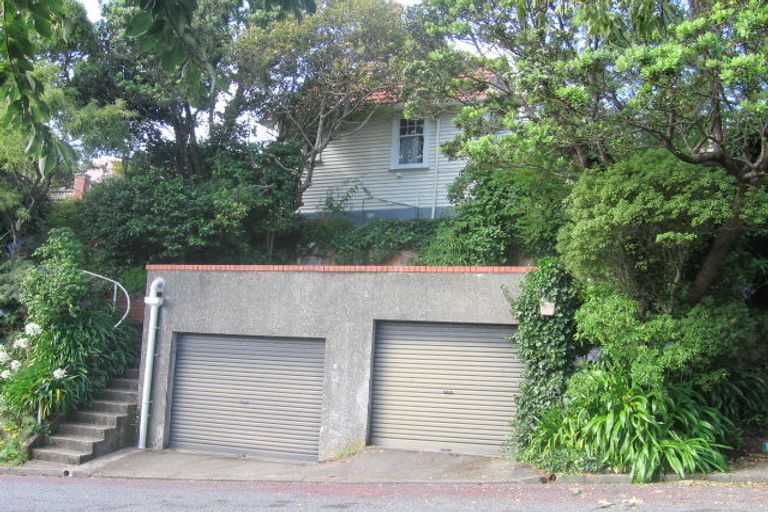 Photo of property in 31 Moana Road, Kelburn, Wellington, 6012