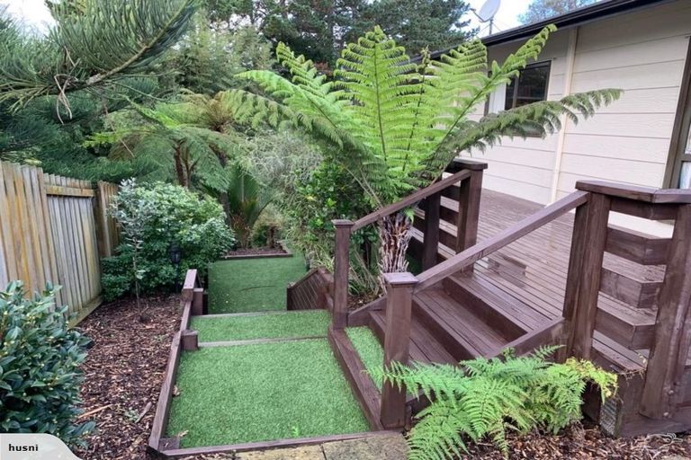 Photo of property in 2/7 Wyman Place, Pakuranga Heights, Auckland, 2010