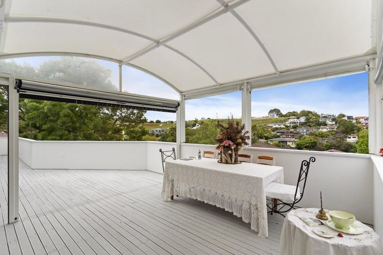 Photo of property in 6 Valdese Rise, Browns Bay, Auckland, 0630