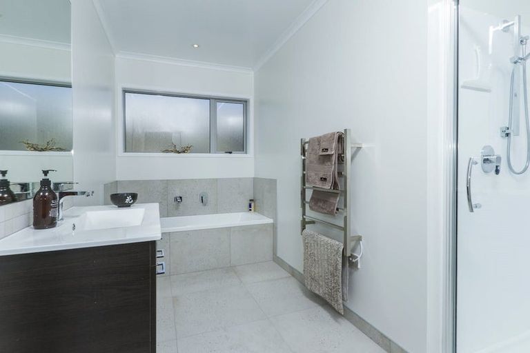 Photo of property in 41 Liquidambar Drive, Hobsonville, Auckland, 0616