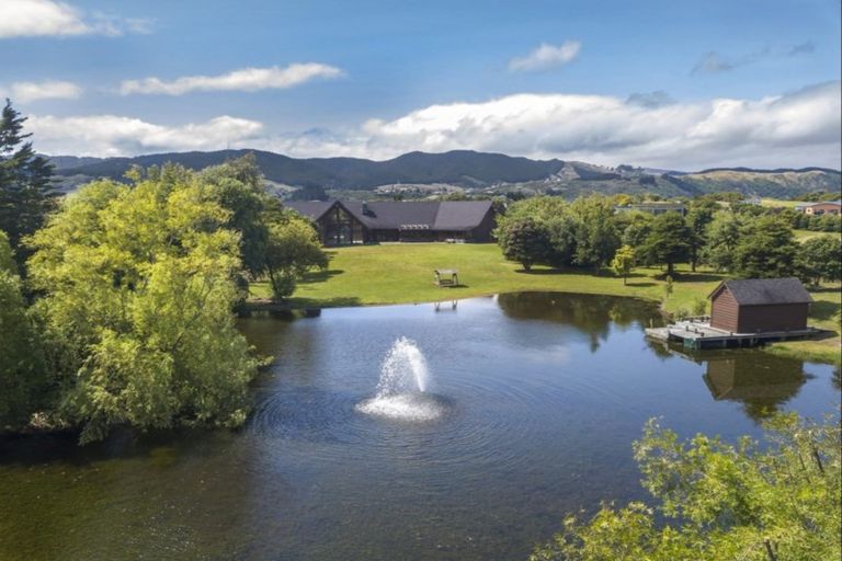 Photo of property in 132 Milne Drive, Paraparaumu, 5032