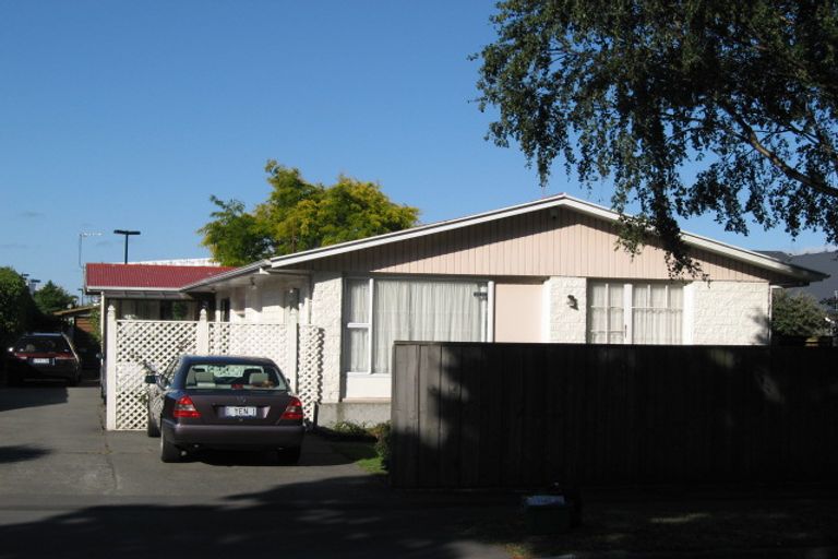 Photo of property in 1/406 Memorial Avenue, Burnside, Christchurch, 8053