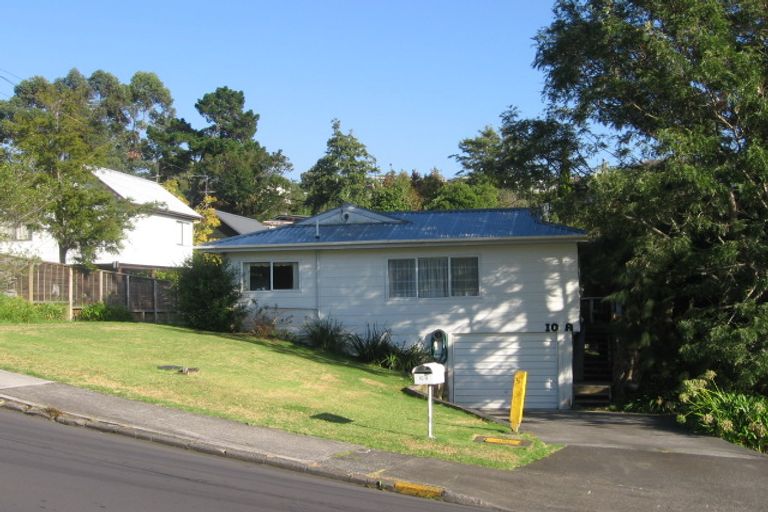 Photo of property in 2/10 Hogans Road, Glenfield, Auckland, 0629