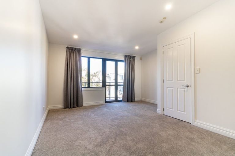 Photo of property in 1/177 Hurstmere Road, Takapuna, Auckland, 0622