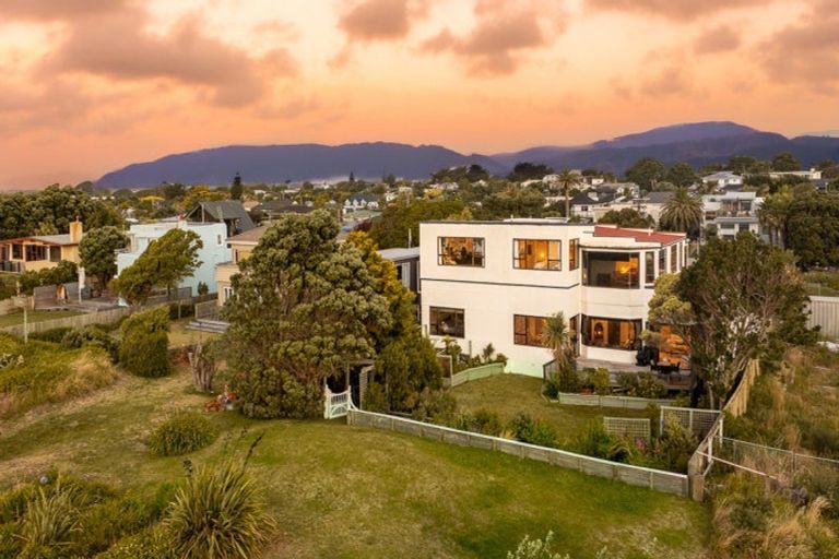 Photo of property in 73 Manly Street, Paraparaumu Beach, Paraparaumu, 5032