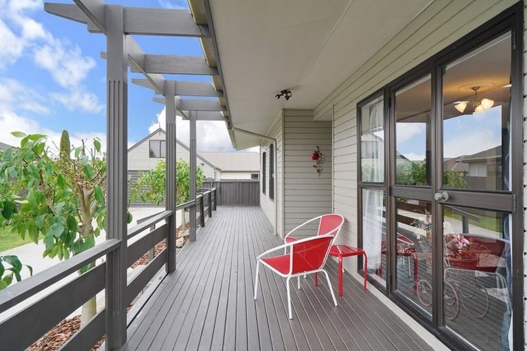 Photo of property in 4 Burnridge Place, Belfast, Christchurch, 8051