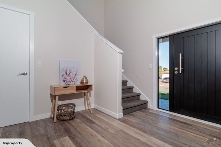 Photo of property in 51 Kent Terrace, Taradale, Napier, 4112