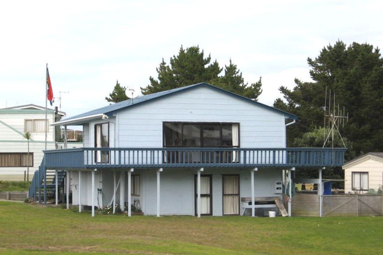 Photo of property in 96 Ocean Beach Road, Tairua, 3508