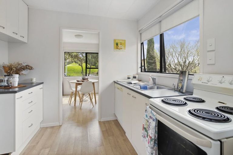 Photo of property in 30 Beechdale Crescent, Pakuranga Heights, Auckland, 2010