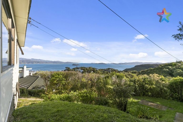 Photo of property in 44 Maungaraki Road, Korokoro, Lower Hutt, 5012