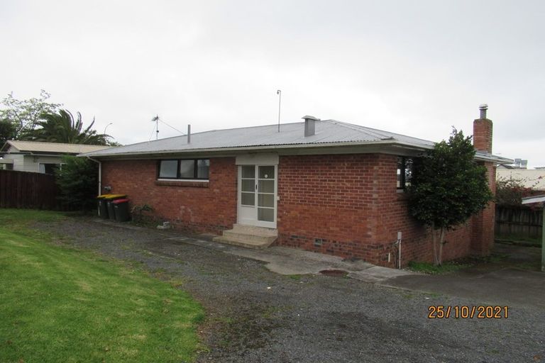 Photo of property in 1/2 Costar Place, Wiri, Auckland, 2104