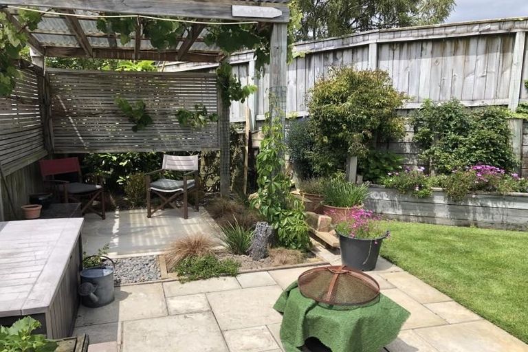 Photo of property in 26 Speldhurst Grove, Stokes Valley, Lower Hutt, 5019