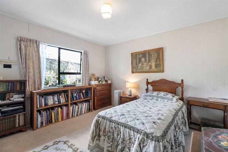 Photo of property in 1/3 Jacanas Place, Unsworth Heights, Auckland, 0632