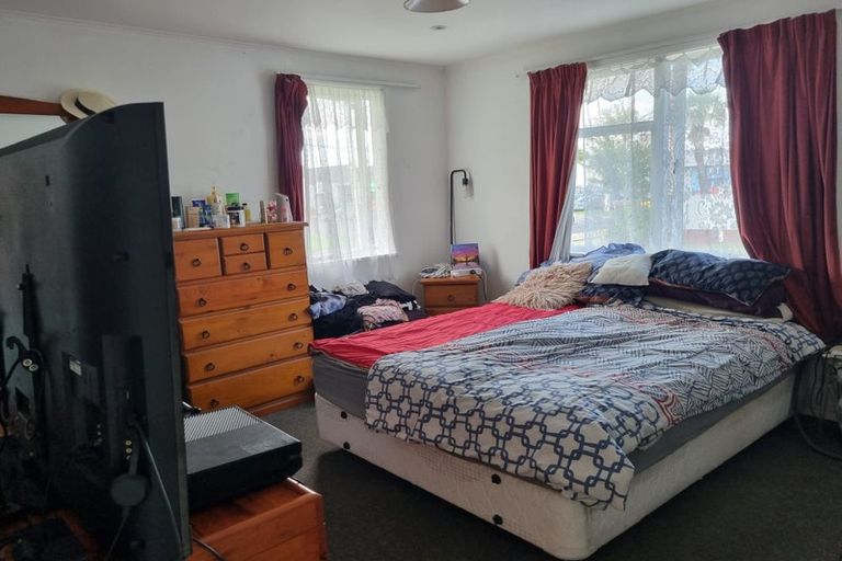 Photo of property in 16 Old Wairoa Road, Papakura, 2110