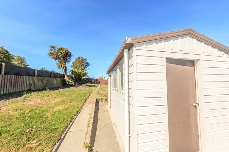 Photo of property in 16 Memorial Avenue, Parkside, Timaru, 7910