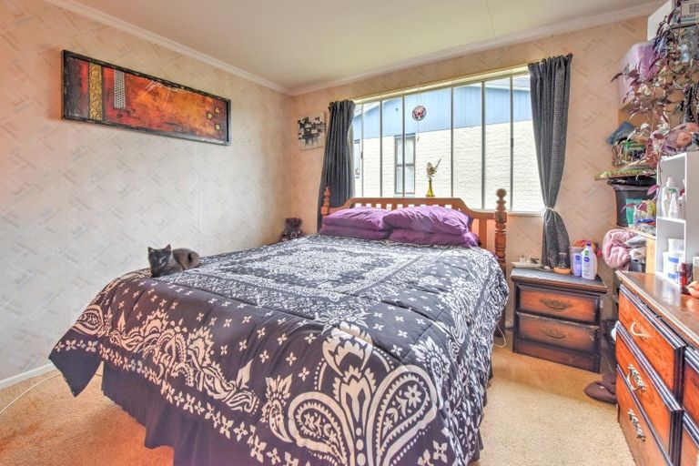 Photo of property in 54 Hunter Street, Edendale, 9825