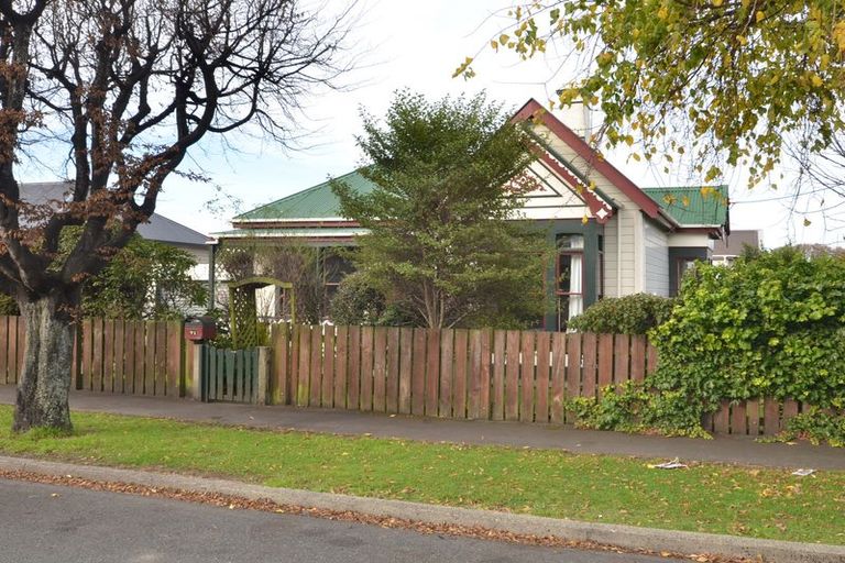 Photo of property in 71 Neville Street, Caversham, Dunedin, 9012