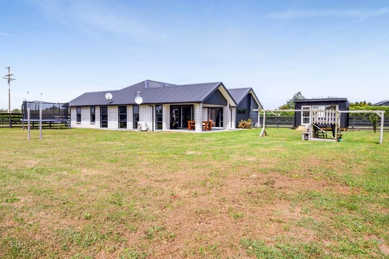 Photo of property in 405 Ketemarae Road, Normanby, Hawera, 4675
